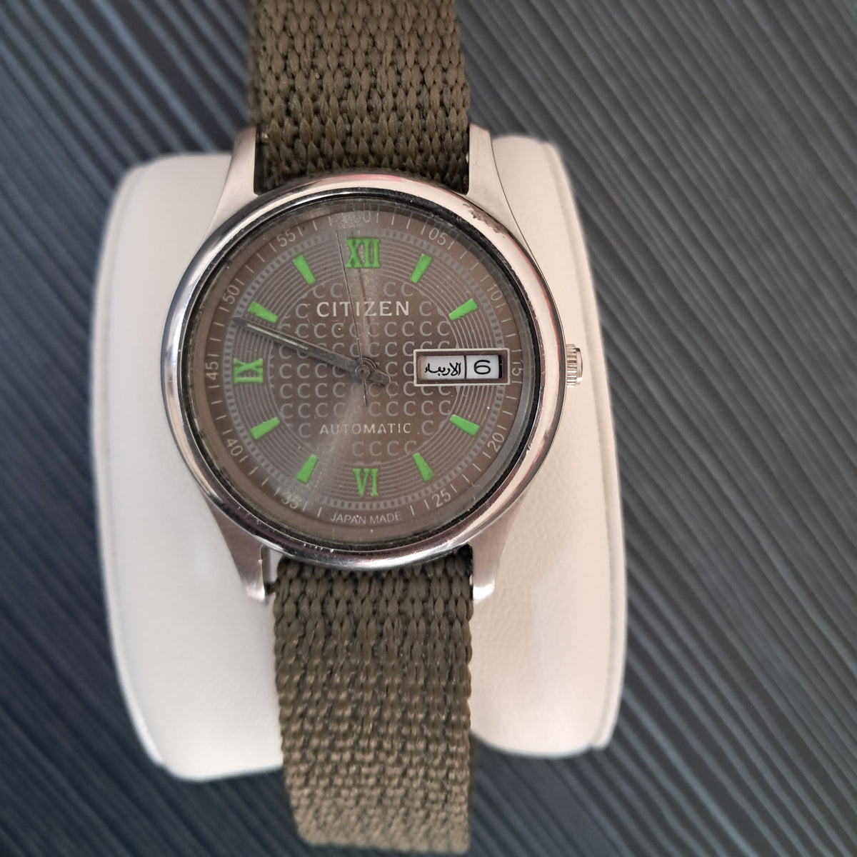 VINTAGE CITIZEN AUTOMATIC 8200A JAPAN MEN'S DAY/DATE WATCH